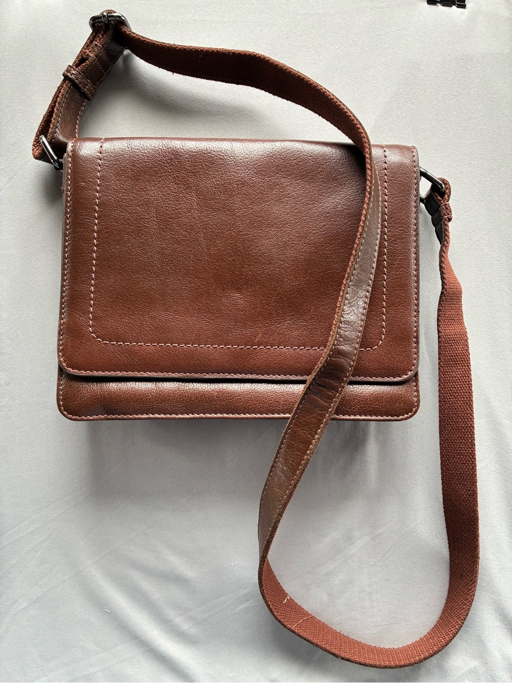 Genicci Brown Leather Crossbody Bag Adjustable Strap Organizer Purse